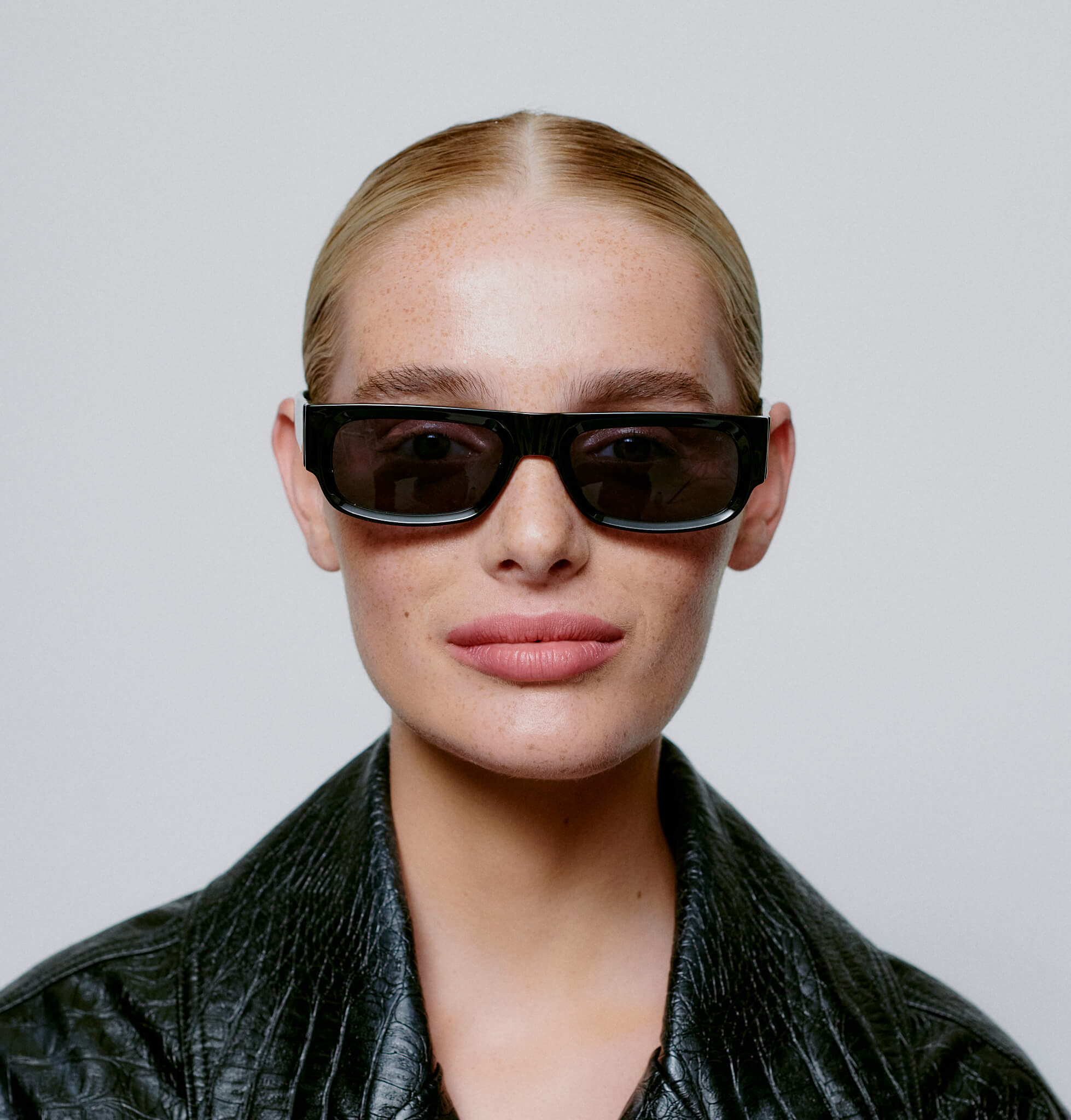 Jean sunglasses in black