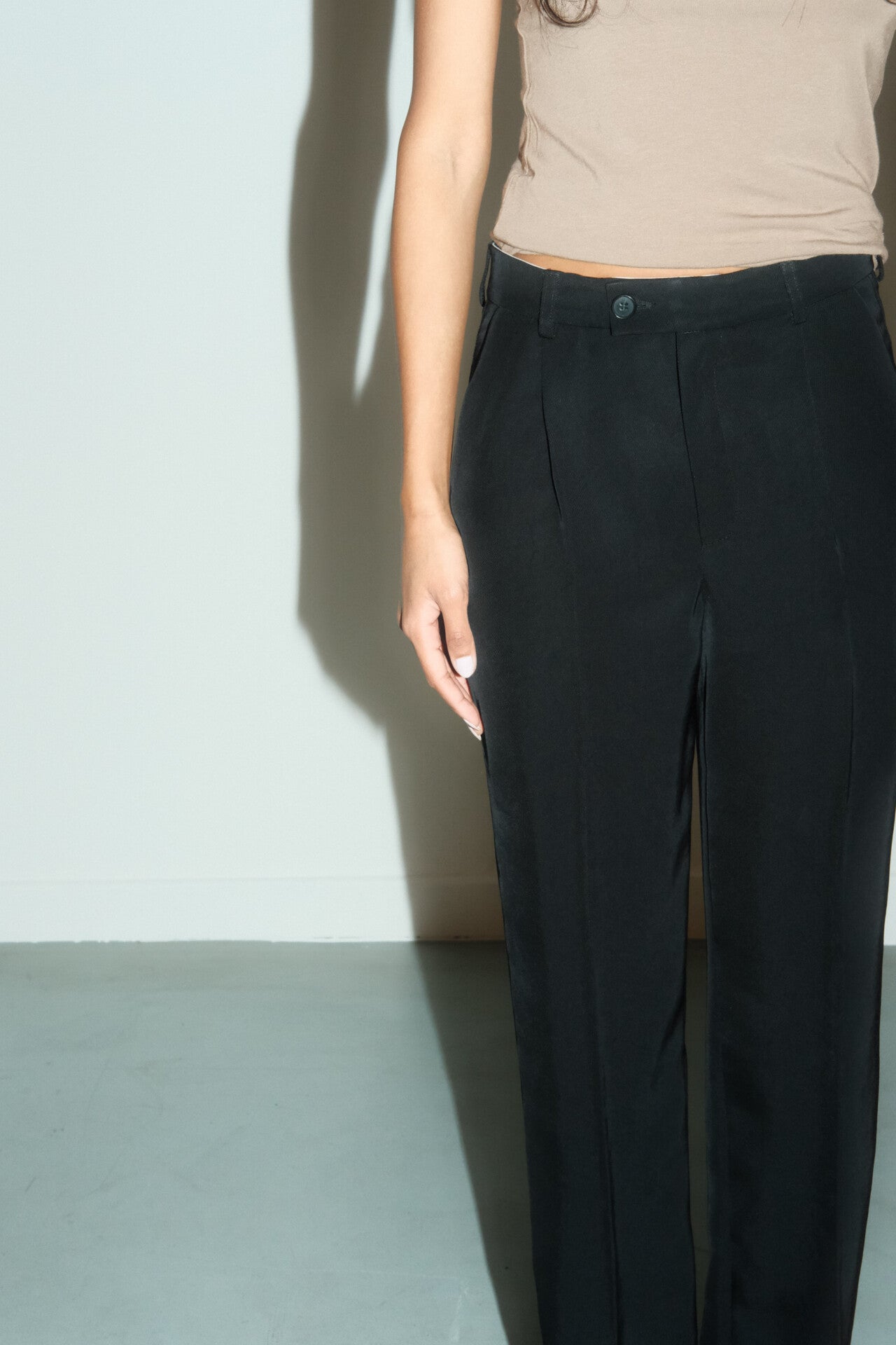 Gewand pants in fume by goutez