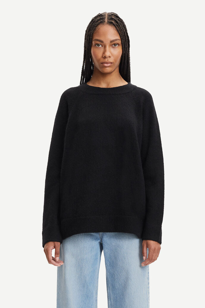 Nor o-neck long alpaca sweater in black