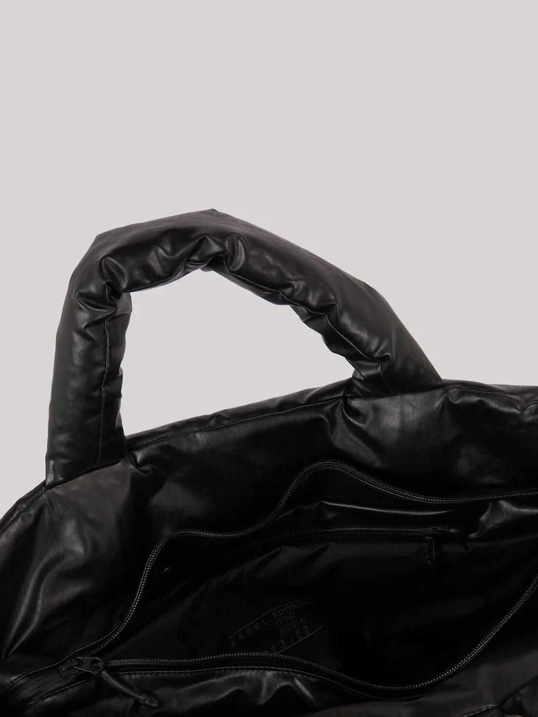 Oversized bag in oil black by Kassl Editions