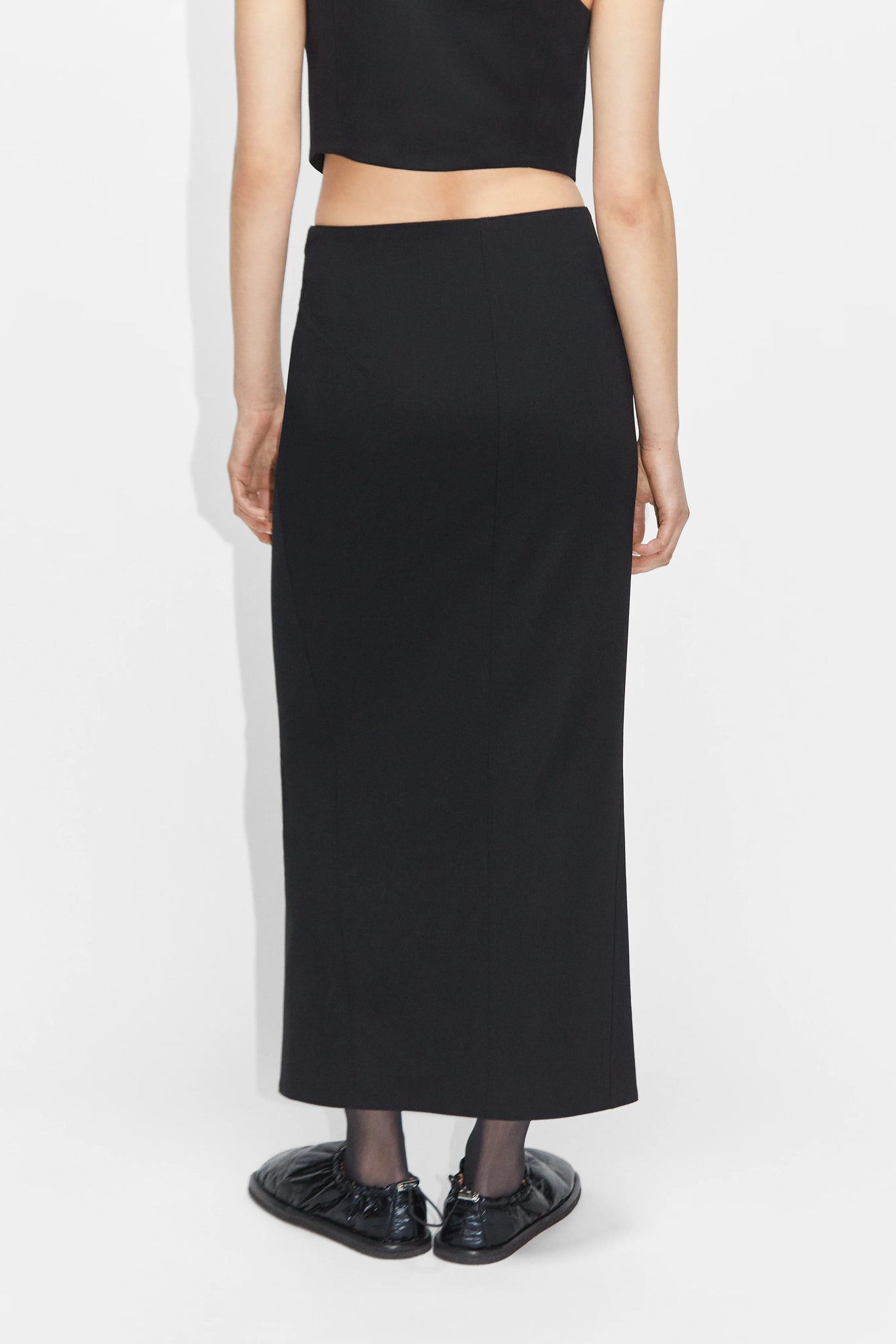 Tail overlapping pencil skirt in black