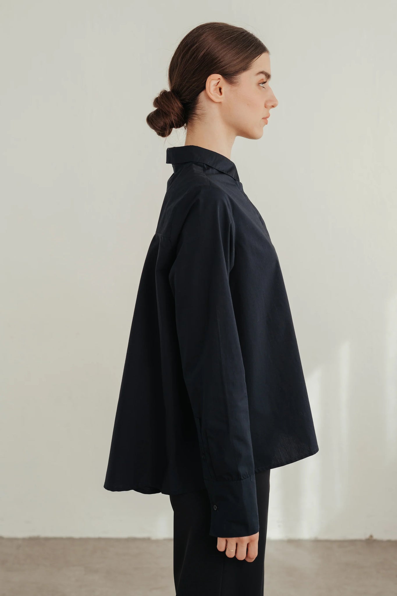 Fitted shirt with wavy back in night sky by sonho stories