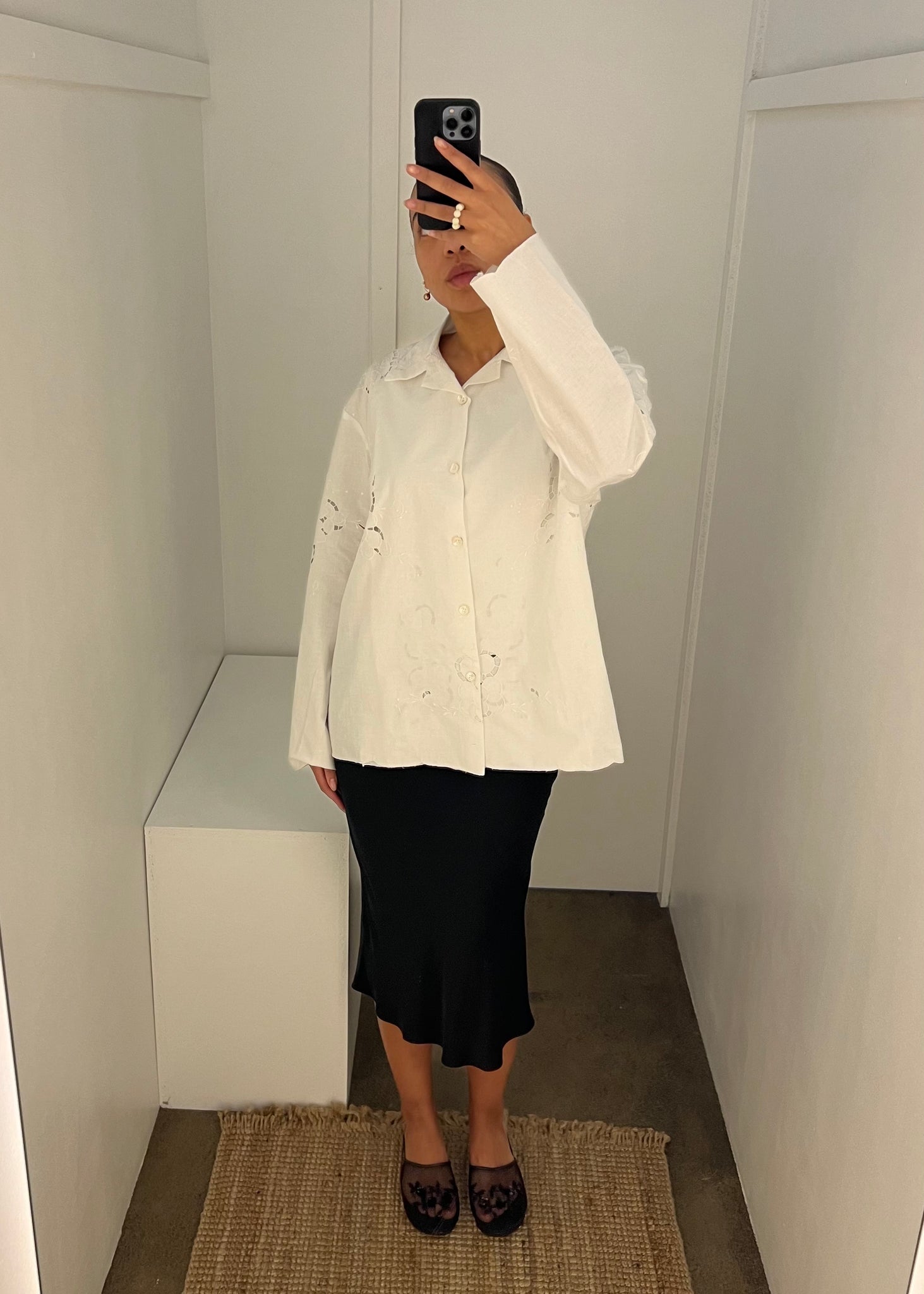 Millie blouse in white with lace details by shop toni