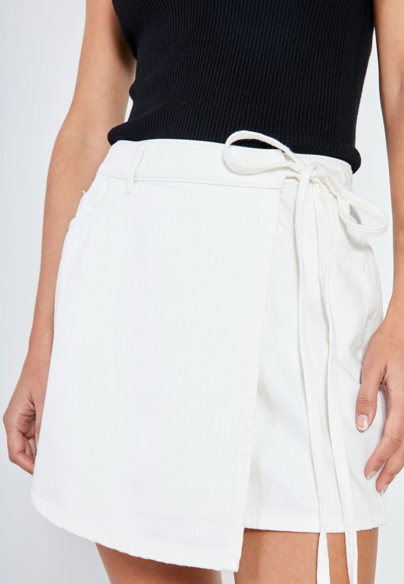 Ninni wrap denim skirt in white wash