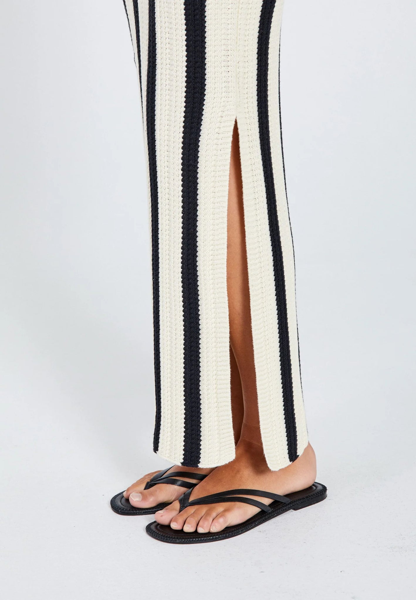Knit skirt in black stripe
