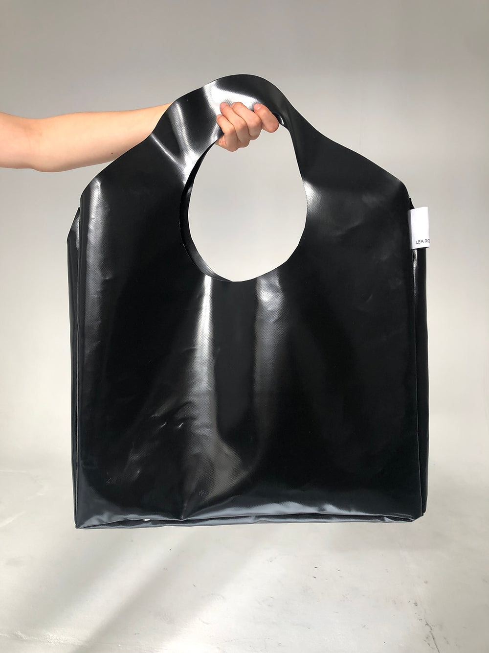 Bag nr 10 in black by Lea Roesch