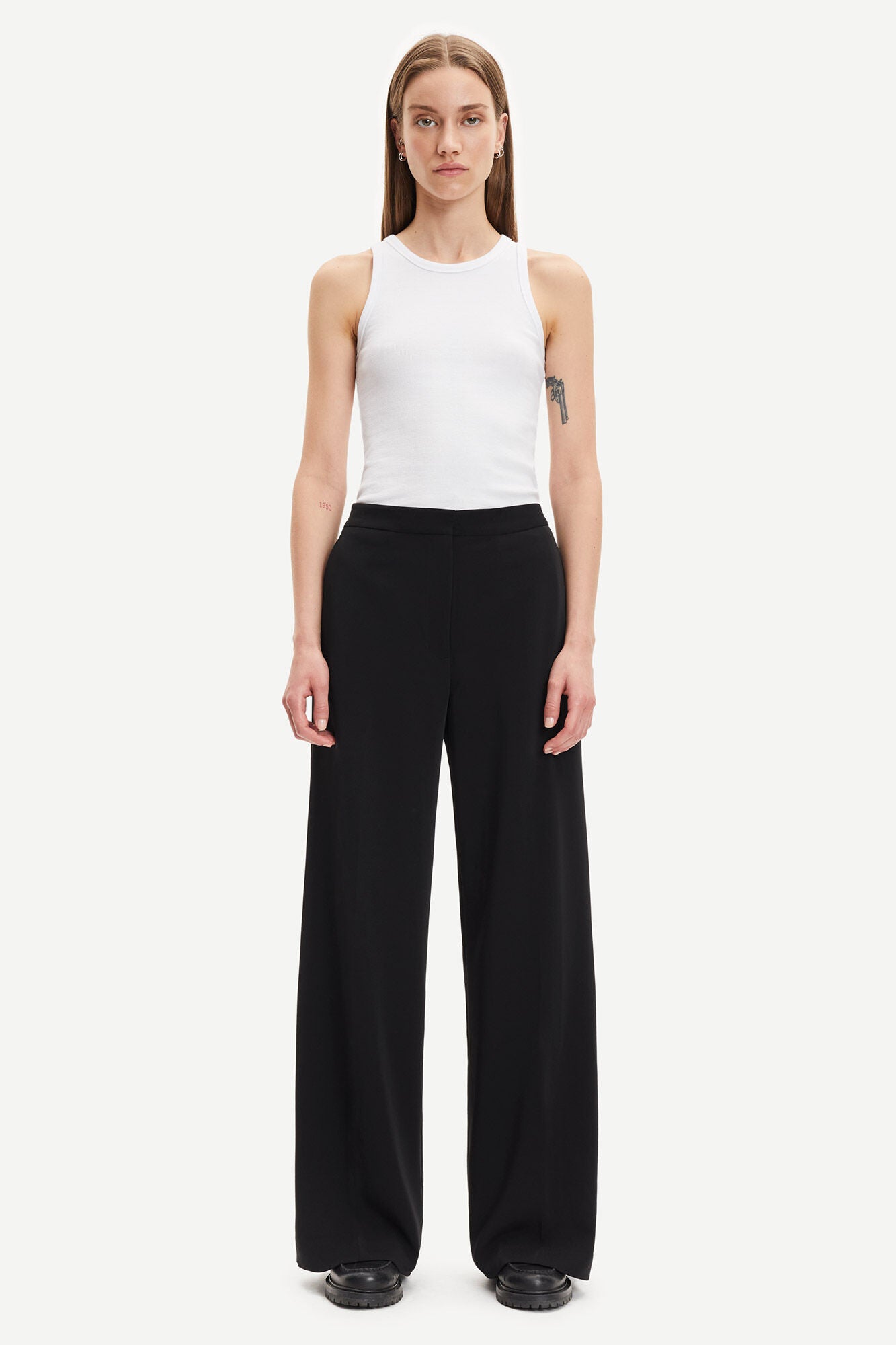 Collot wide leg trousers in black – BEYOND STUDIOS