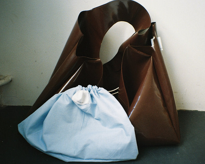 Bag nr 16 in brown by Lea Roesch