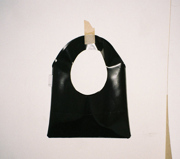 Bag nr 7 in black by Lea Roesch