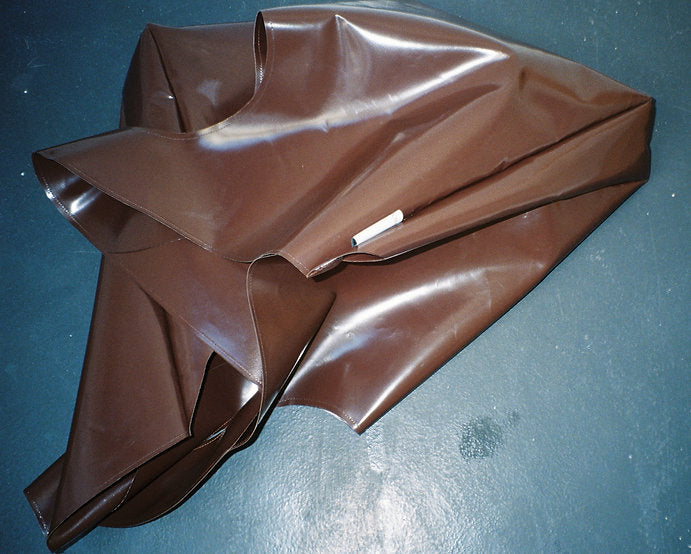 Bag nr 16 in brown by Lea Roesch