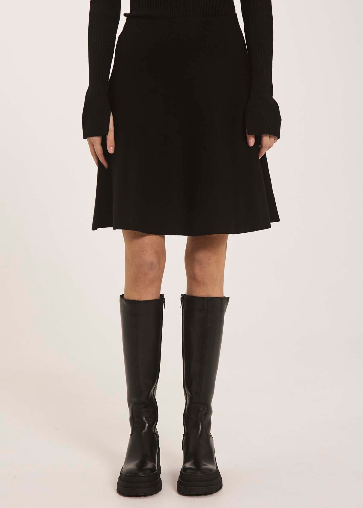 Als short knit skirt in black
