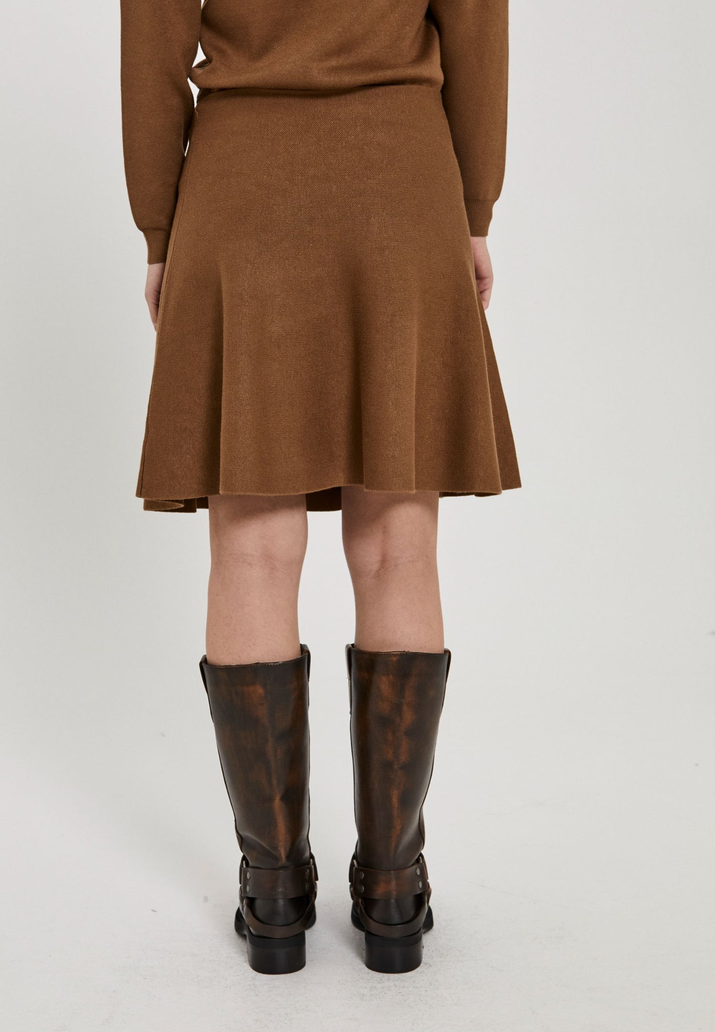 Als short knit skirt in walnut