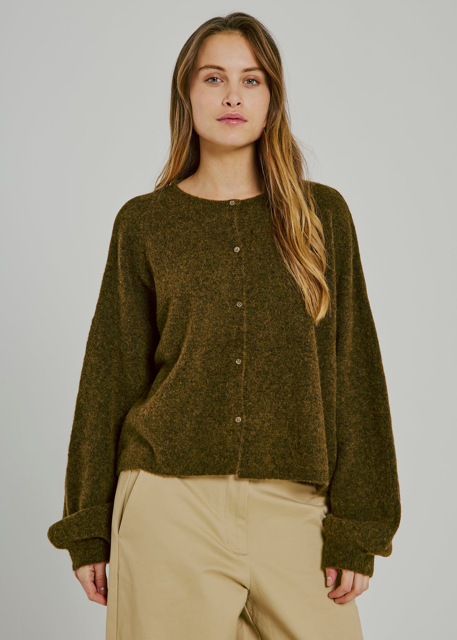 Halli button knit cardigan in army