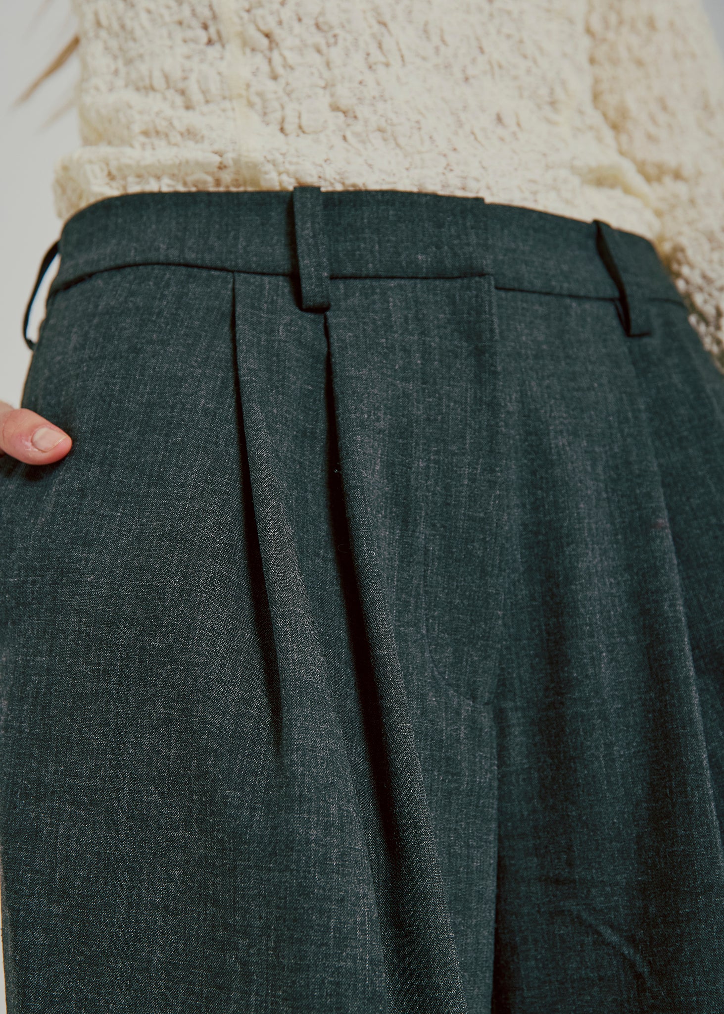 Suit trousers in deep charcoal