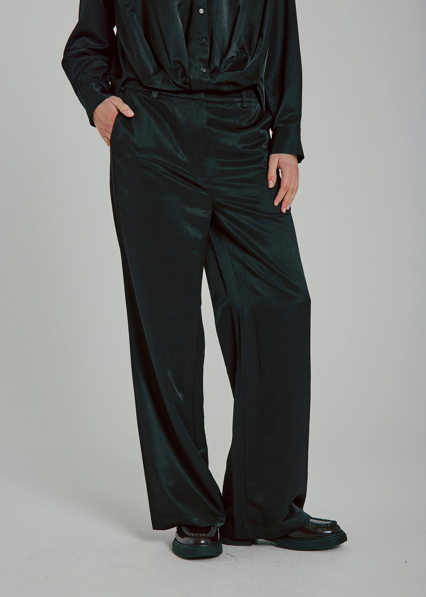 Talua pants in black
