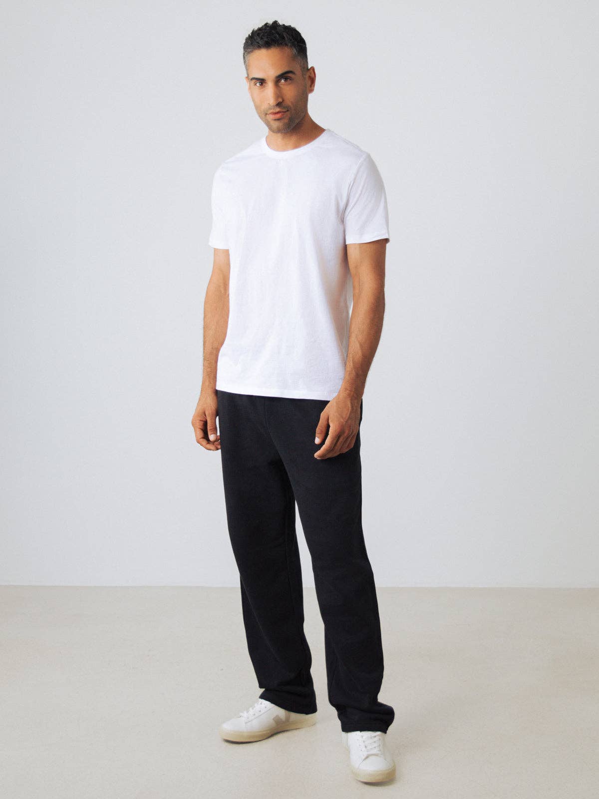 T-Shirt Herren: Weiss / L – BEYOND STUDIOS