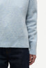 Samelody v neck in frozen fjord