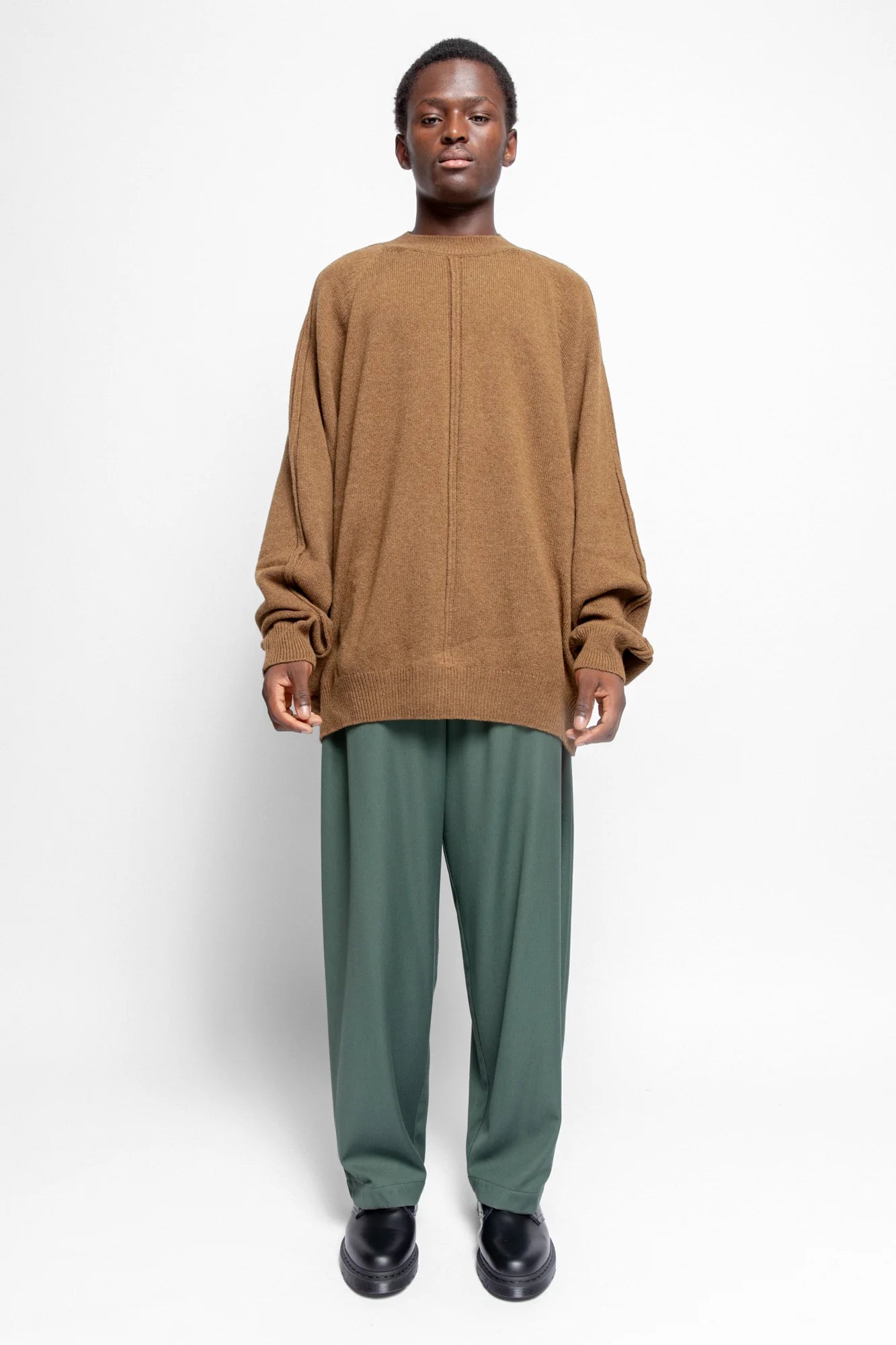 Serge unisex knit in brown