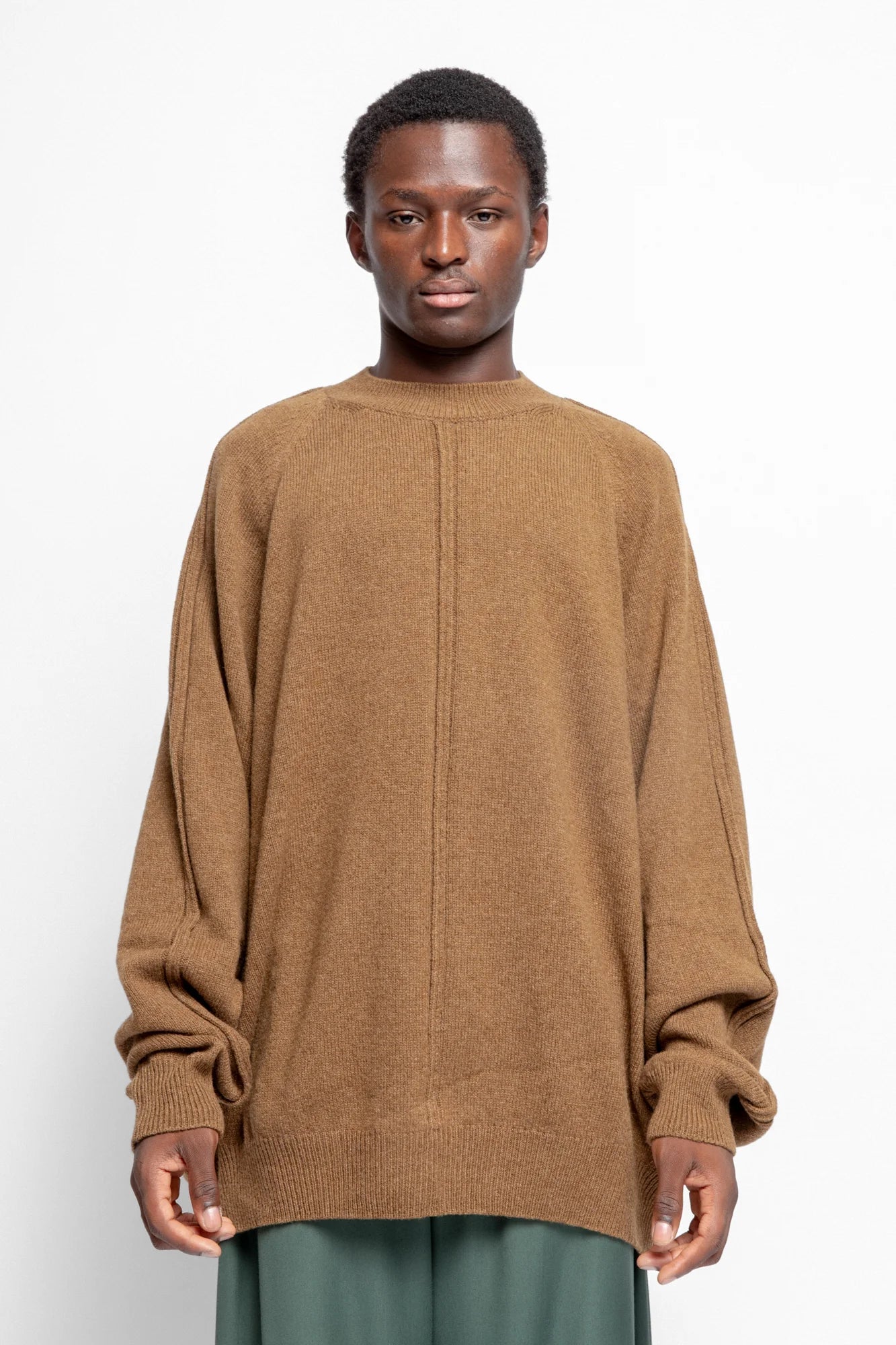 Serge unisex knit in brown