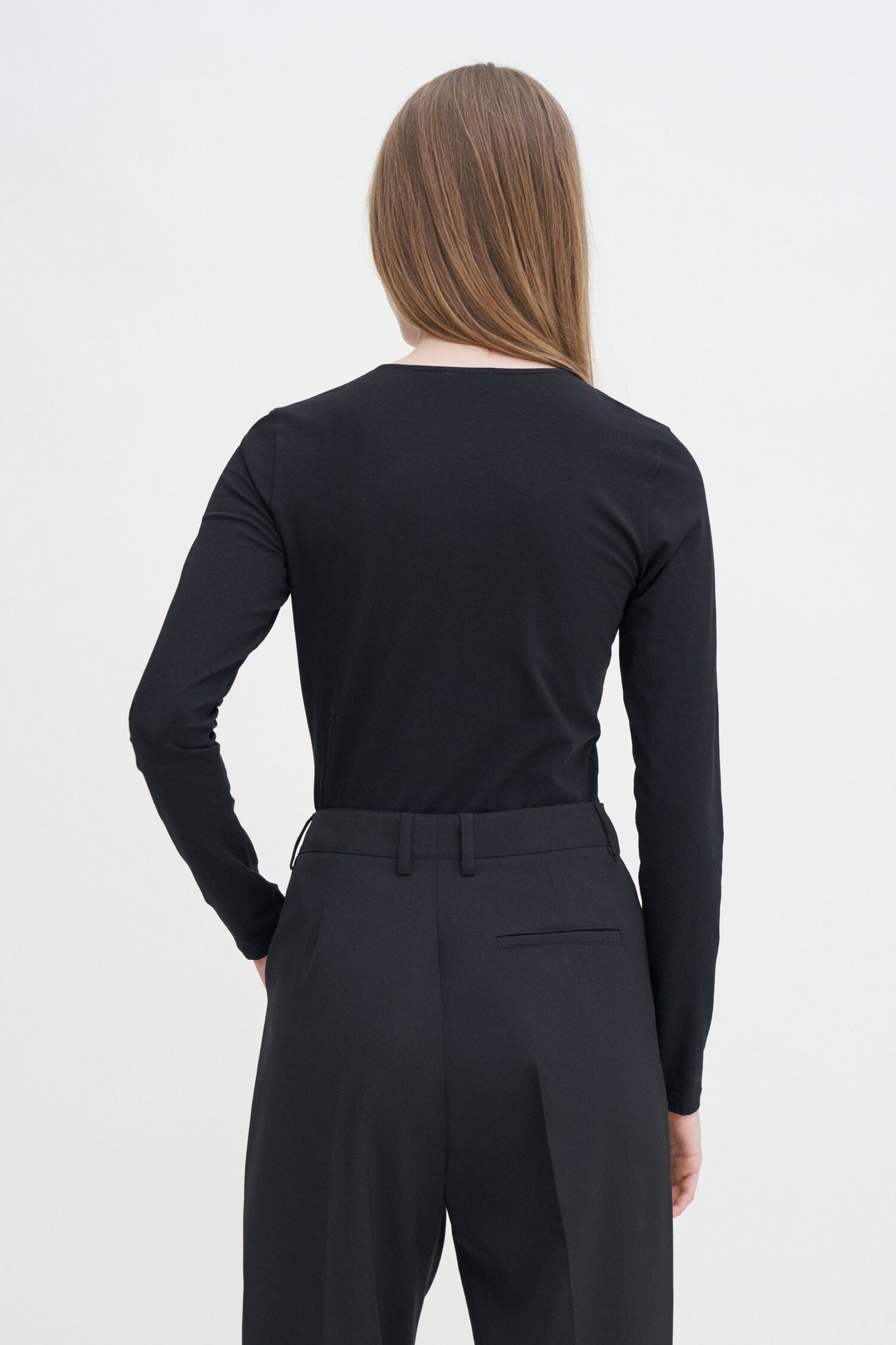 Cotton stretch longsleeve in black by Filippa K