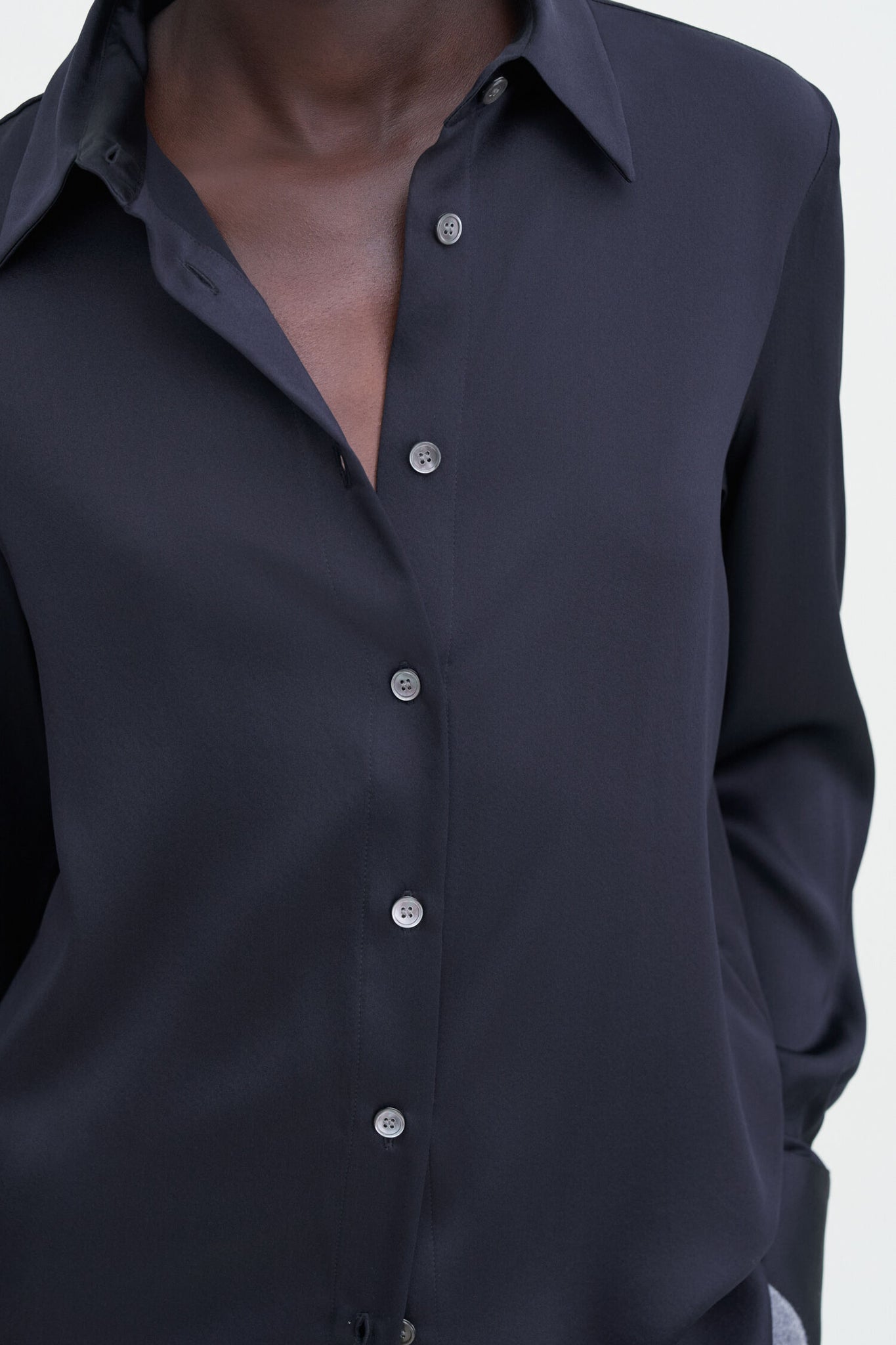 Eira silk shirt in navy