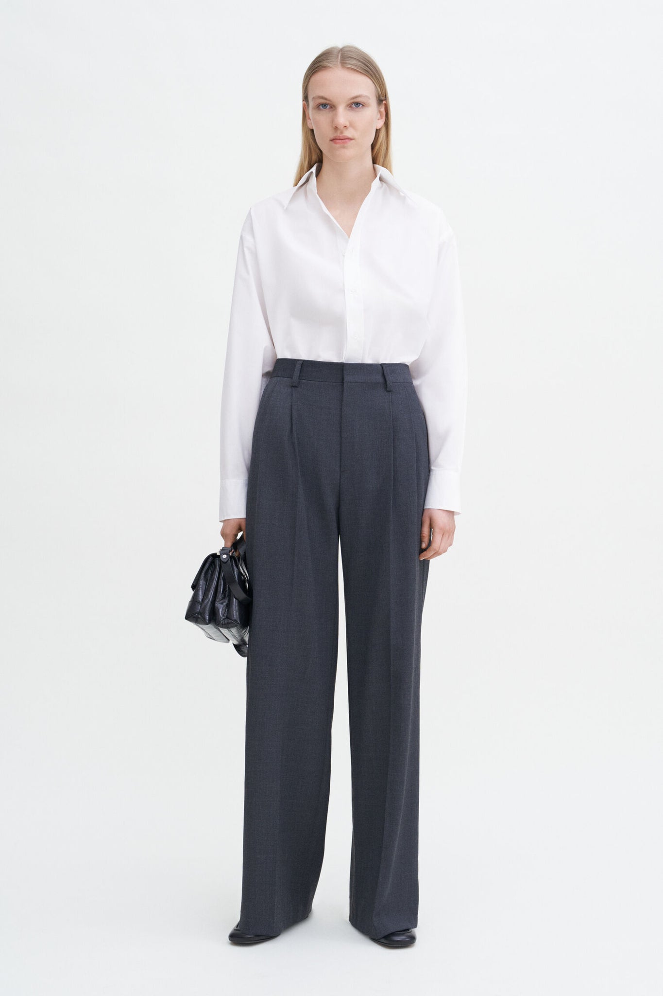 Darcey wool trousers in dark grey by Filippa K