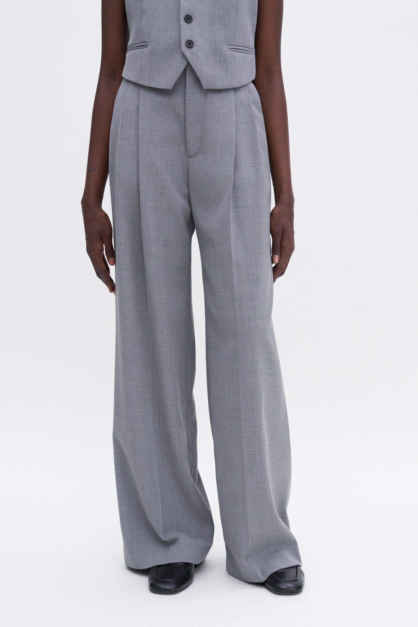 Darcey wool trousers in light grey by Filippa K