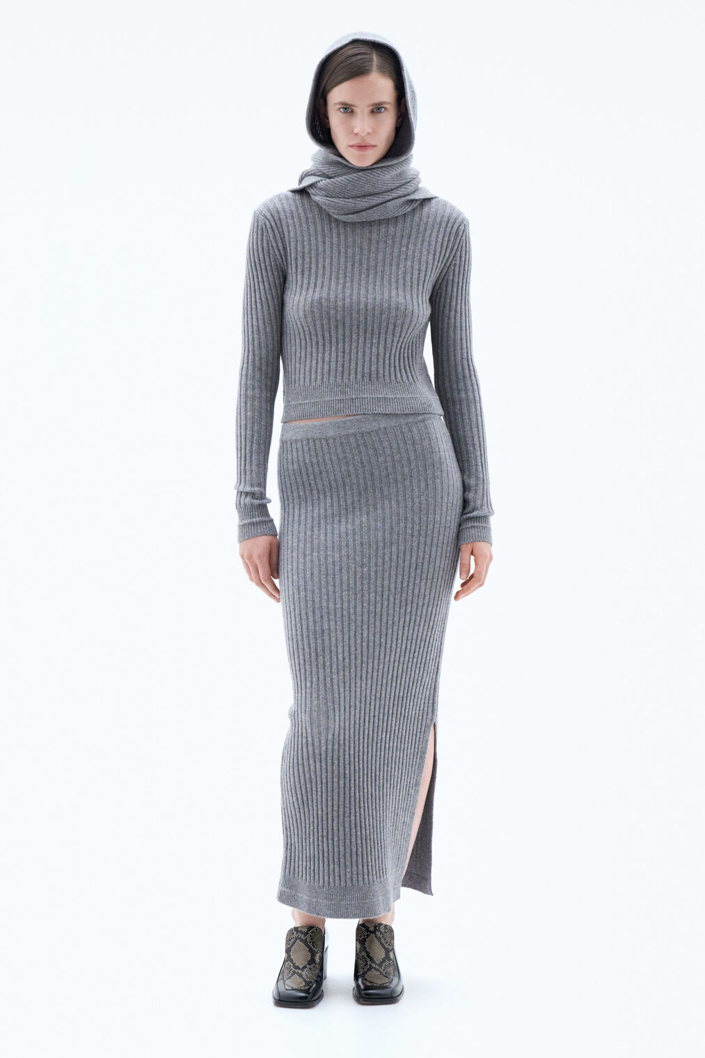 Rib knit skirt in mid grey