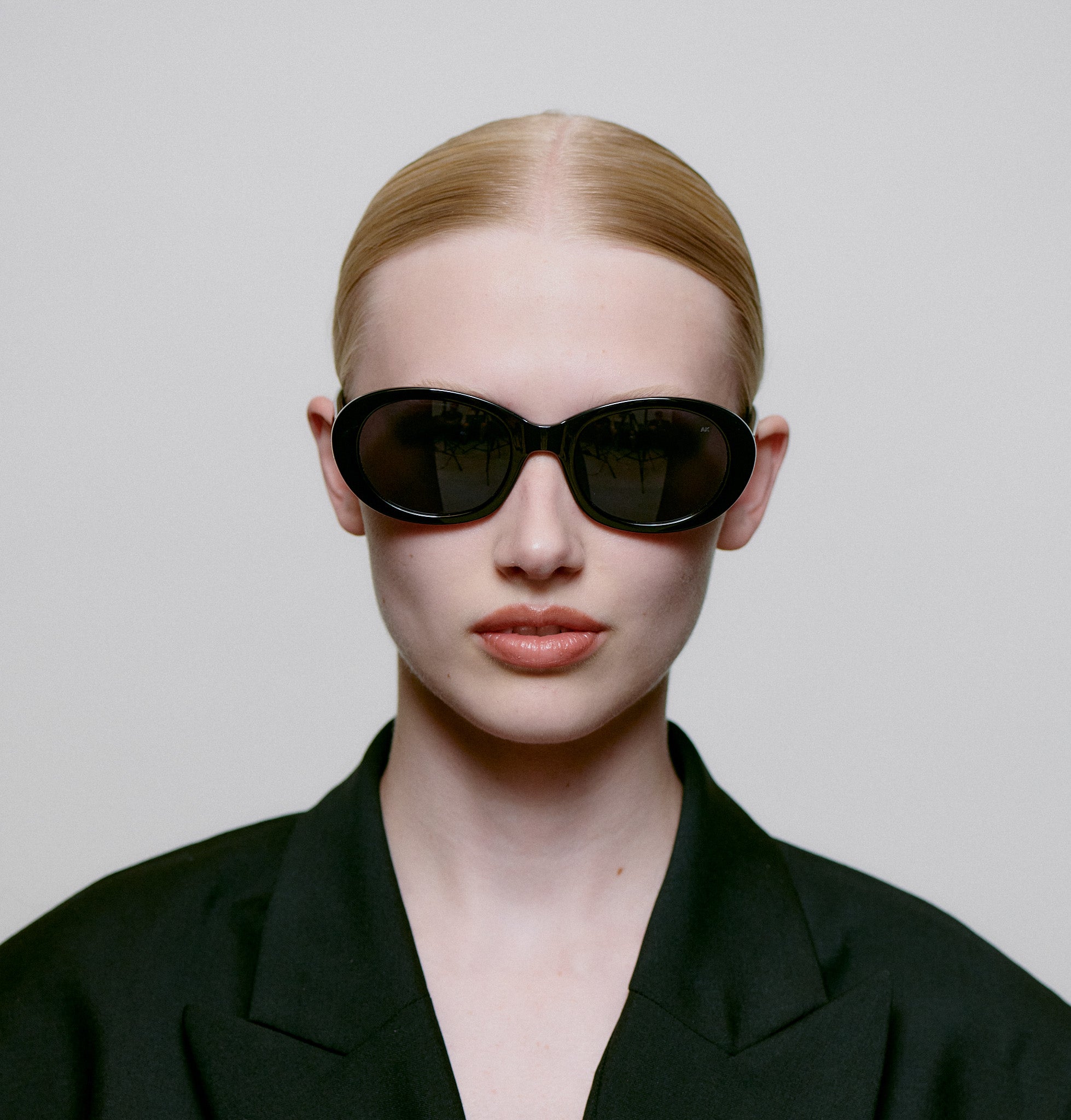 Anma sunglasses in black