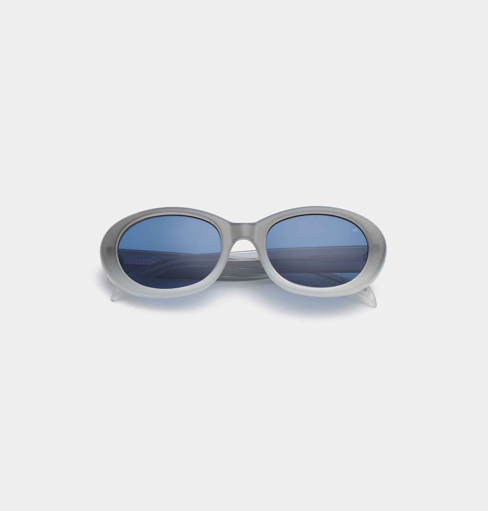 Anma sunglasses in glaucus grey/light grey