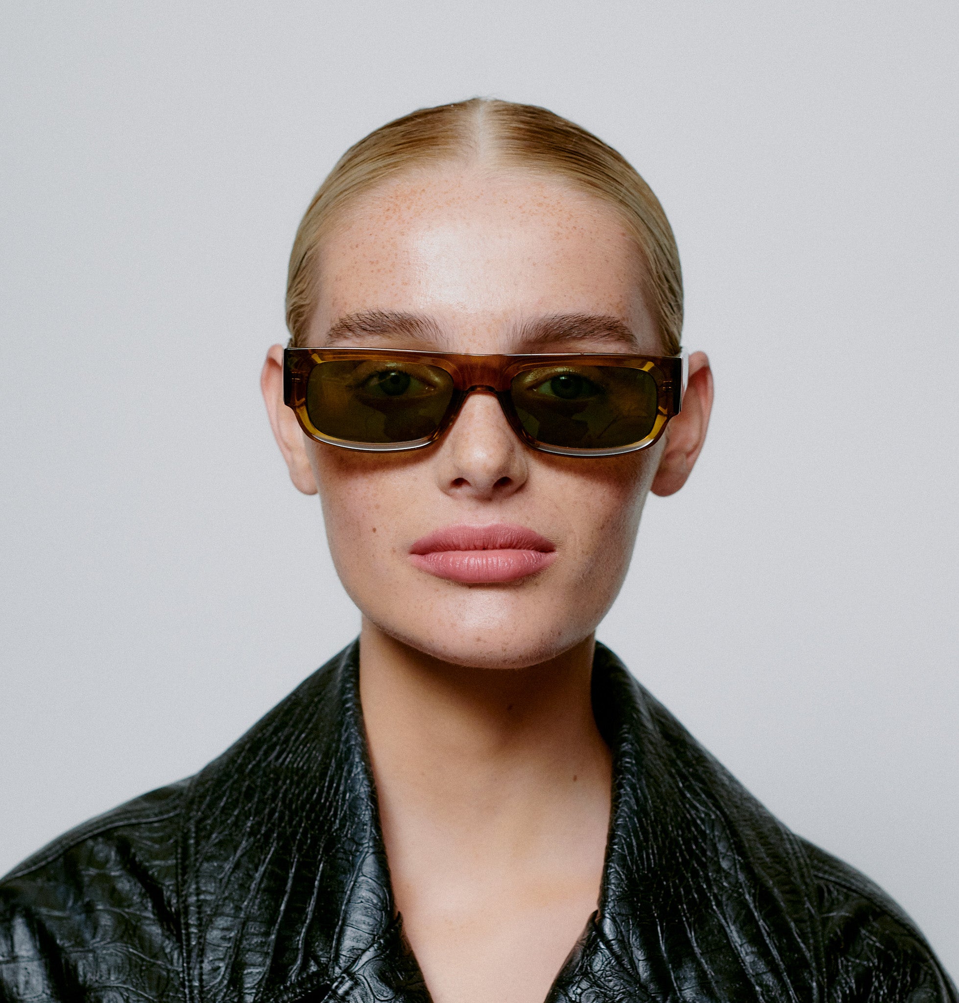 Jean sunglasses in smoke transparent