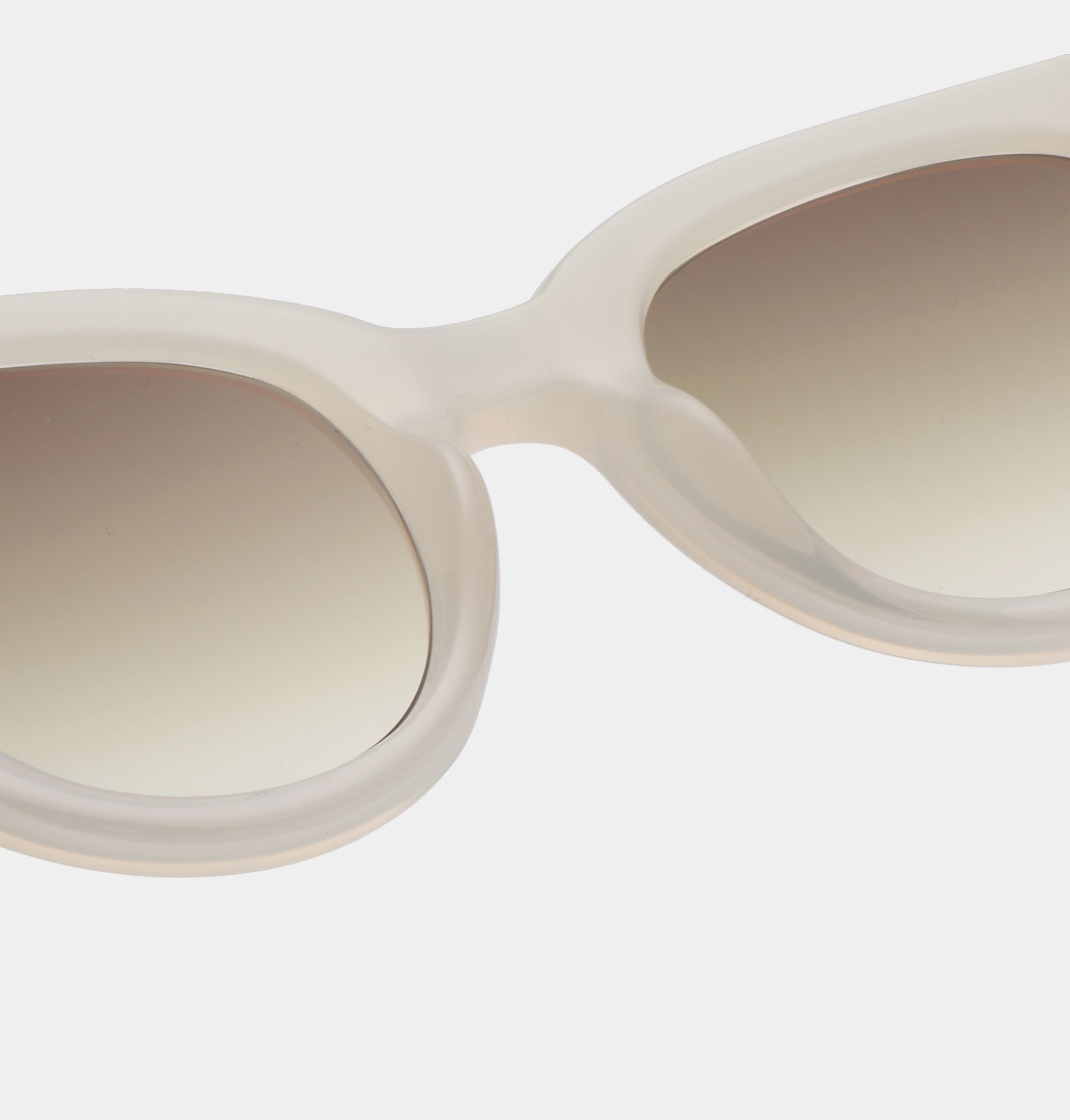 Lilly sunglasses in cream bone