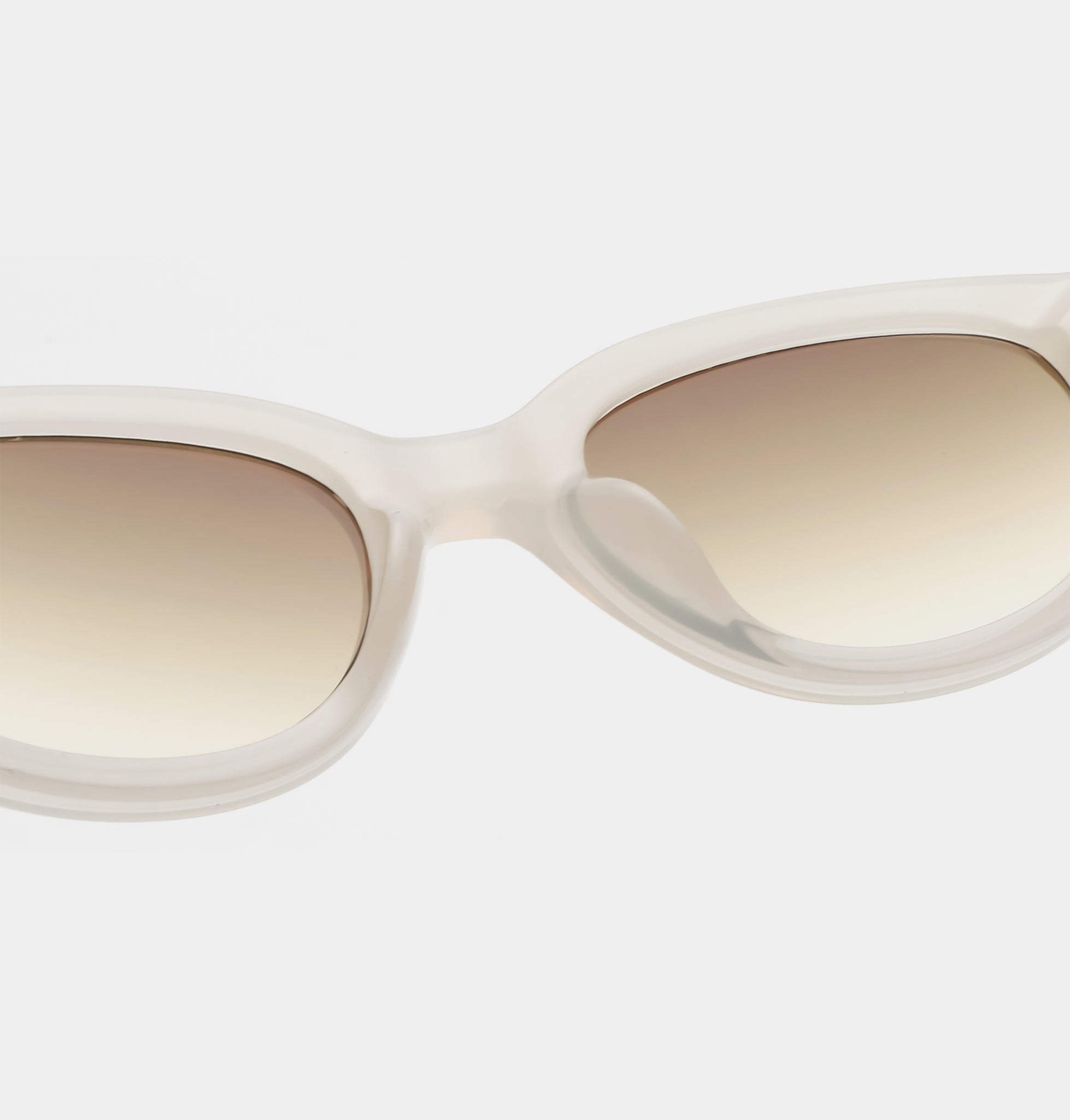 Winnie sunglasses in cream bone