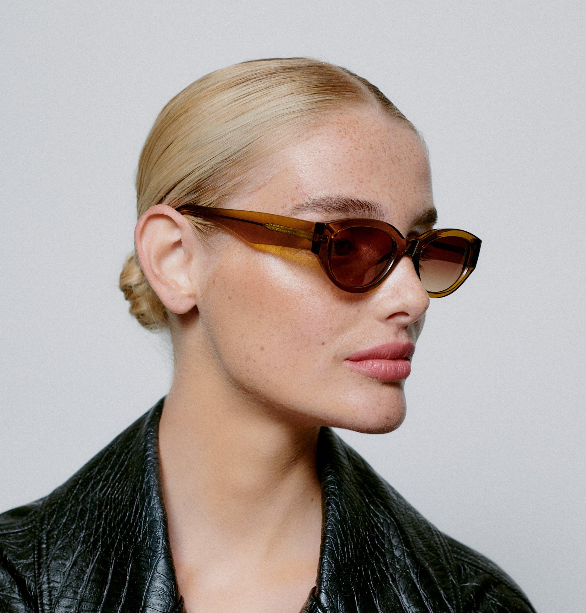 Winnie sunglasses in smoke transparent