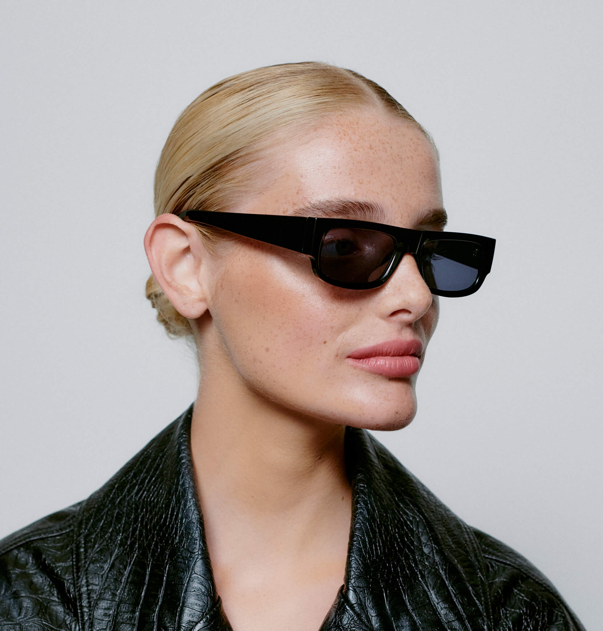 Jean sunglasses in black