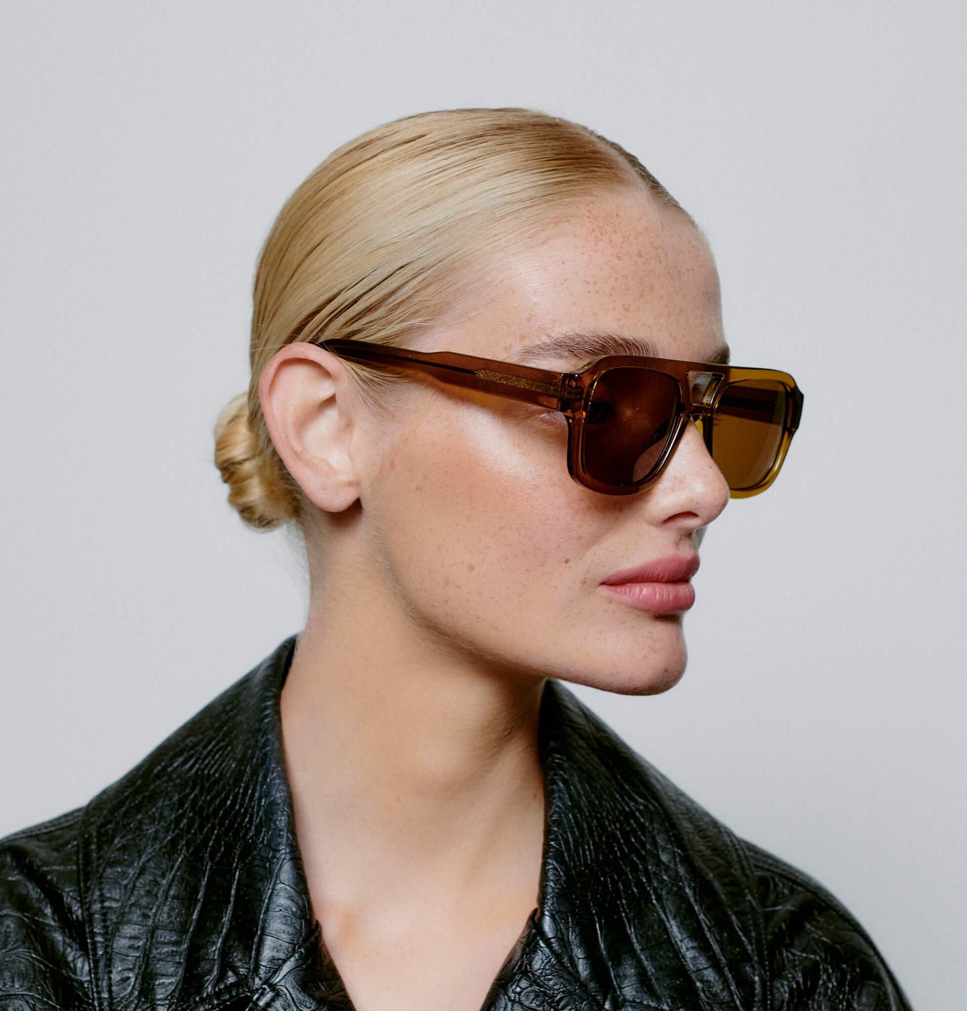 Kaya sunglasses in smoke transparent