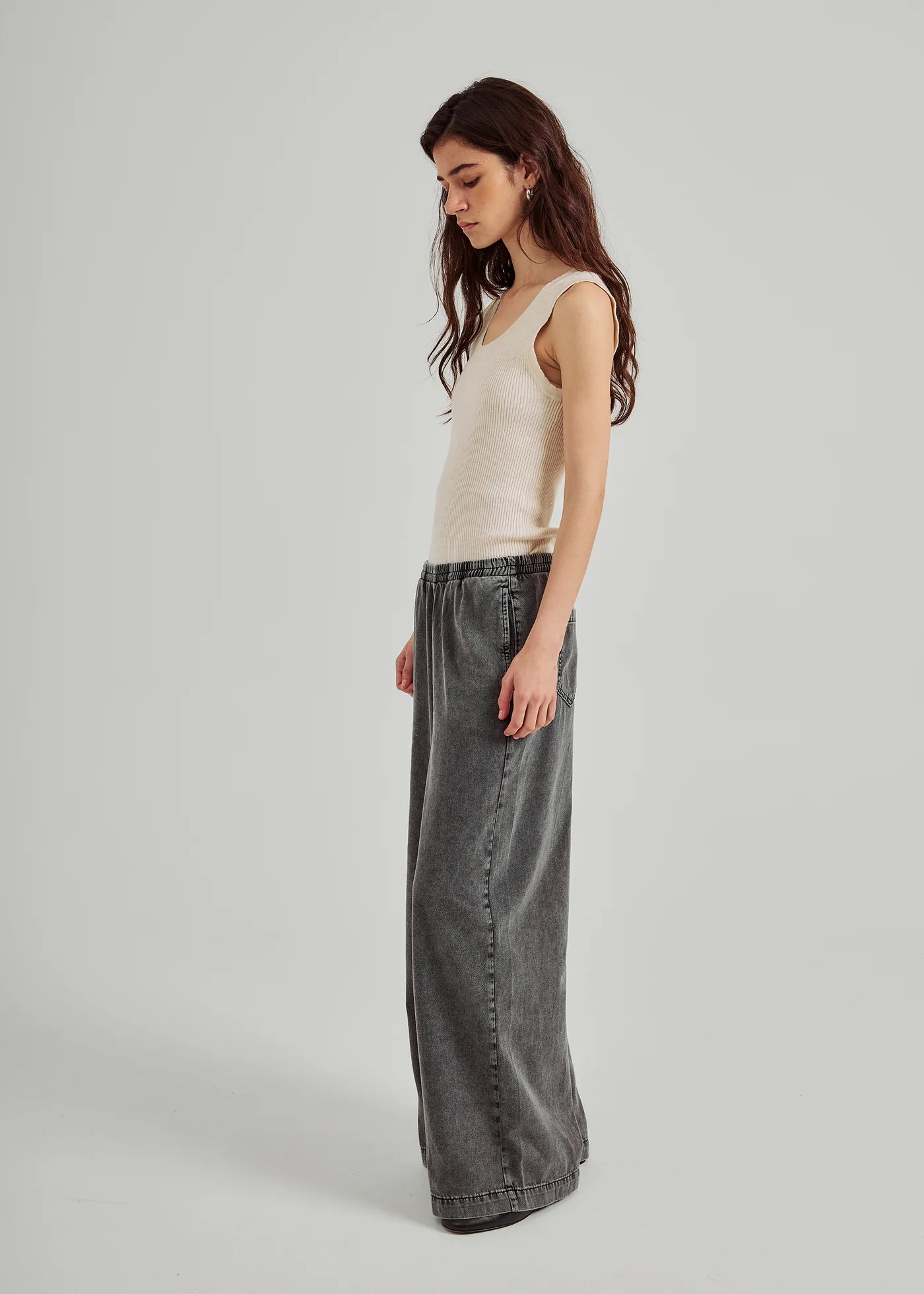 Caddie loose denim pants in grey