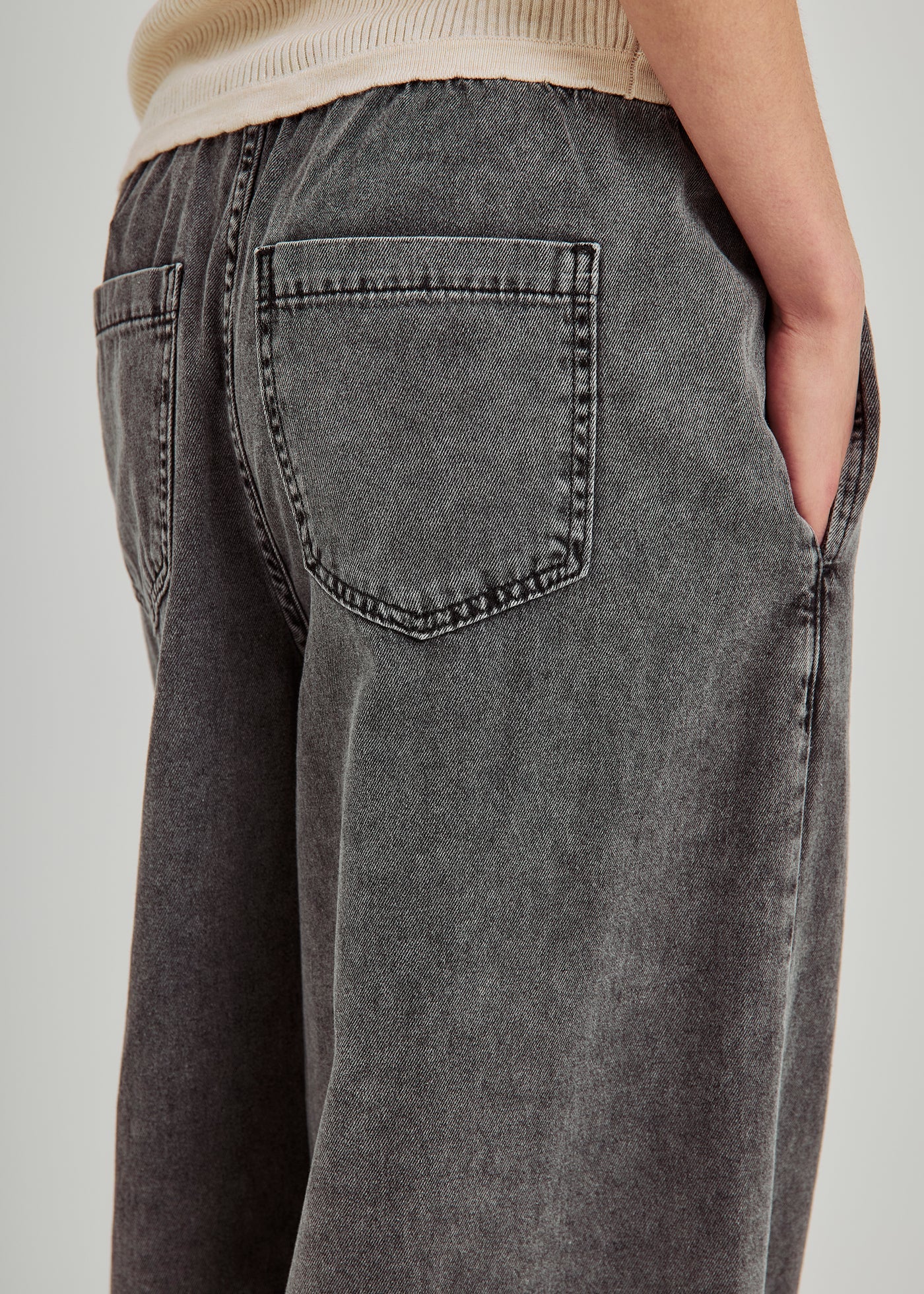 Caddie loose denim pants in grey