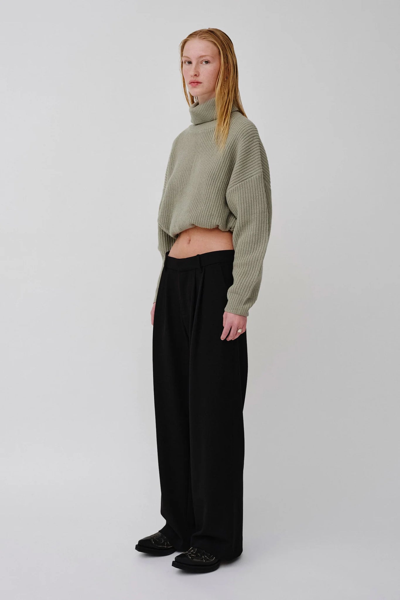 Camille loose fitted pants in black