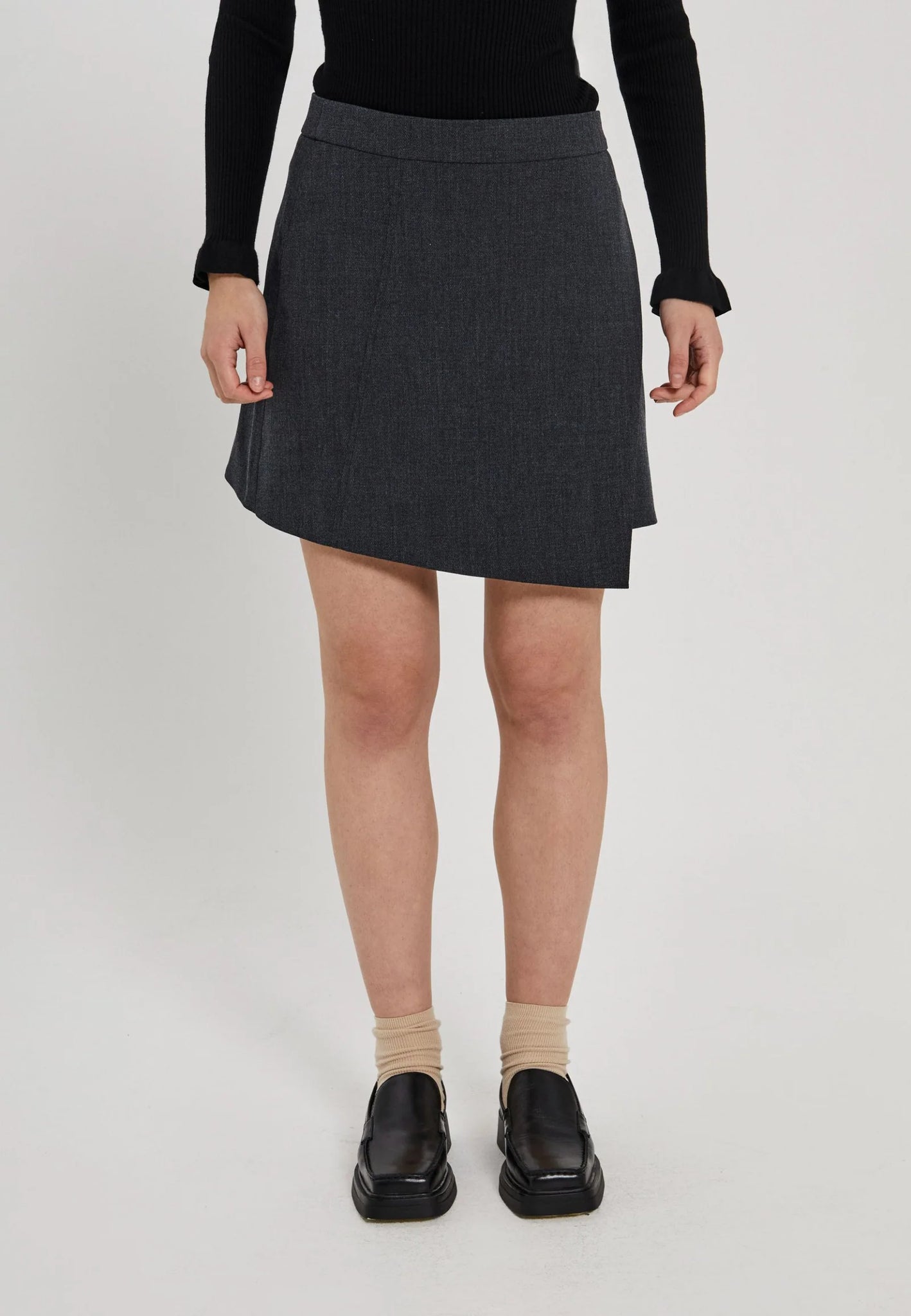 Cano short skirt in dark grey