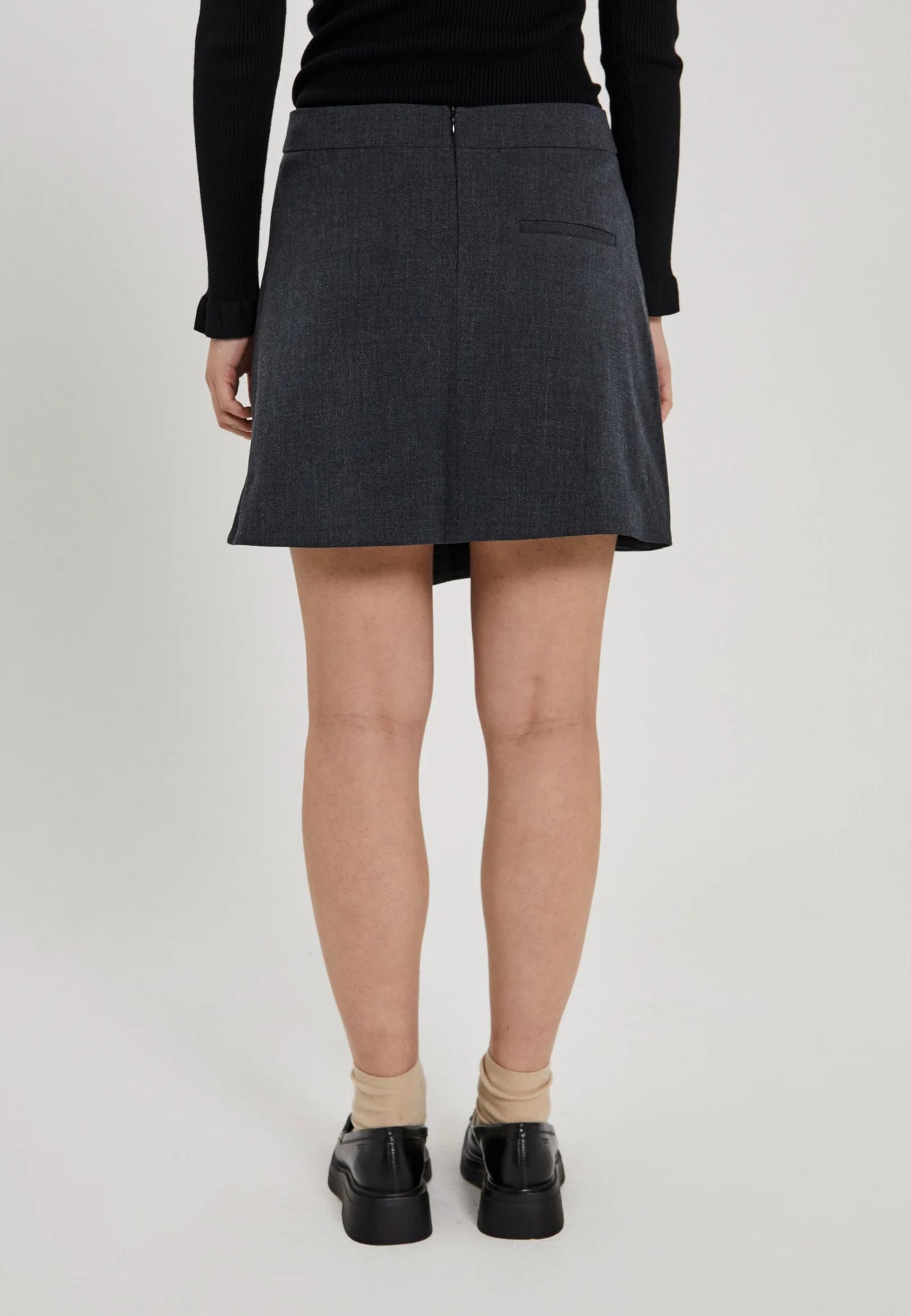 Cano short skirt in dark grey