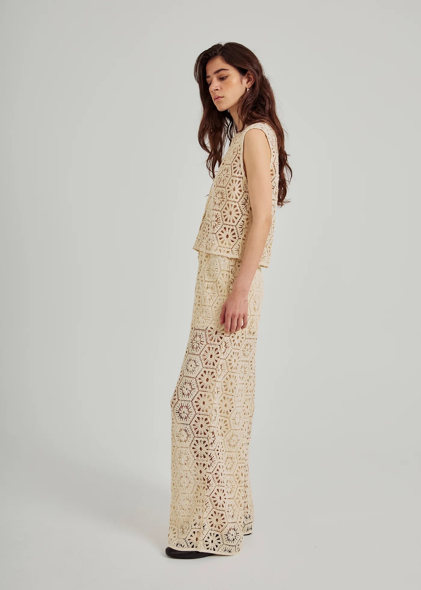 Crochet pants in creme