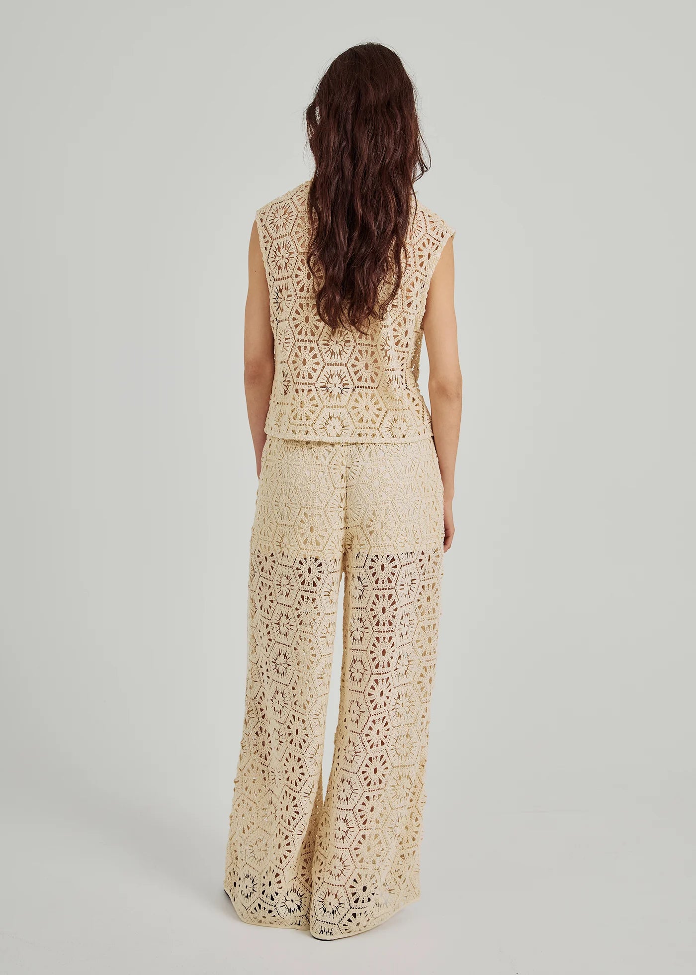 Crochet pants in creme