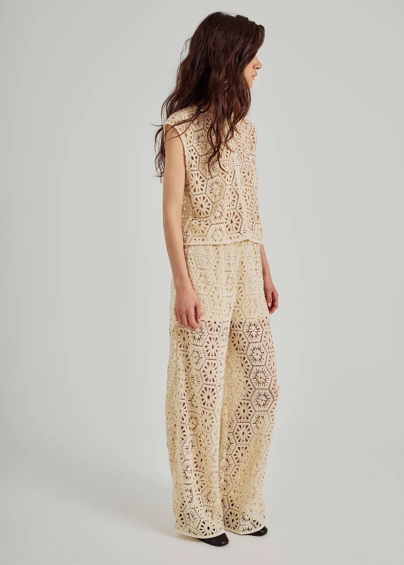 Crochet pants in creme