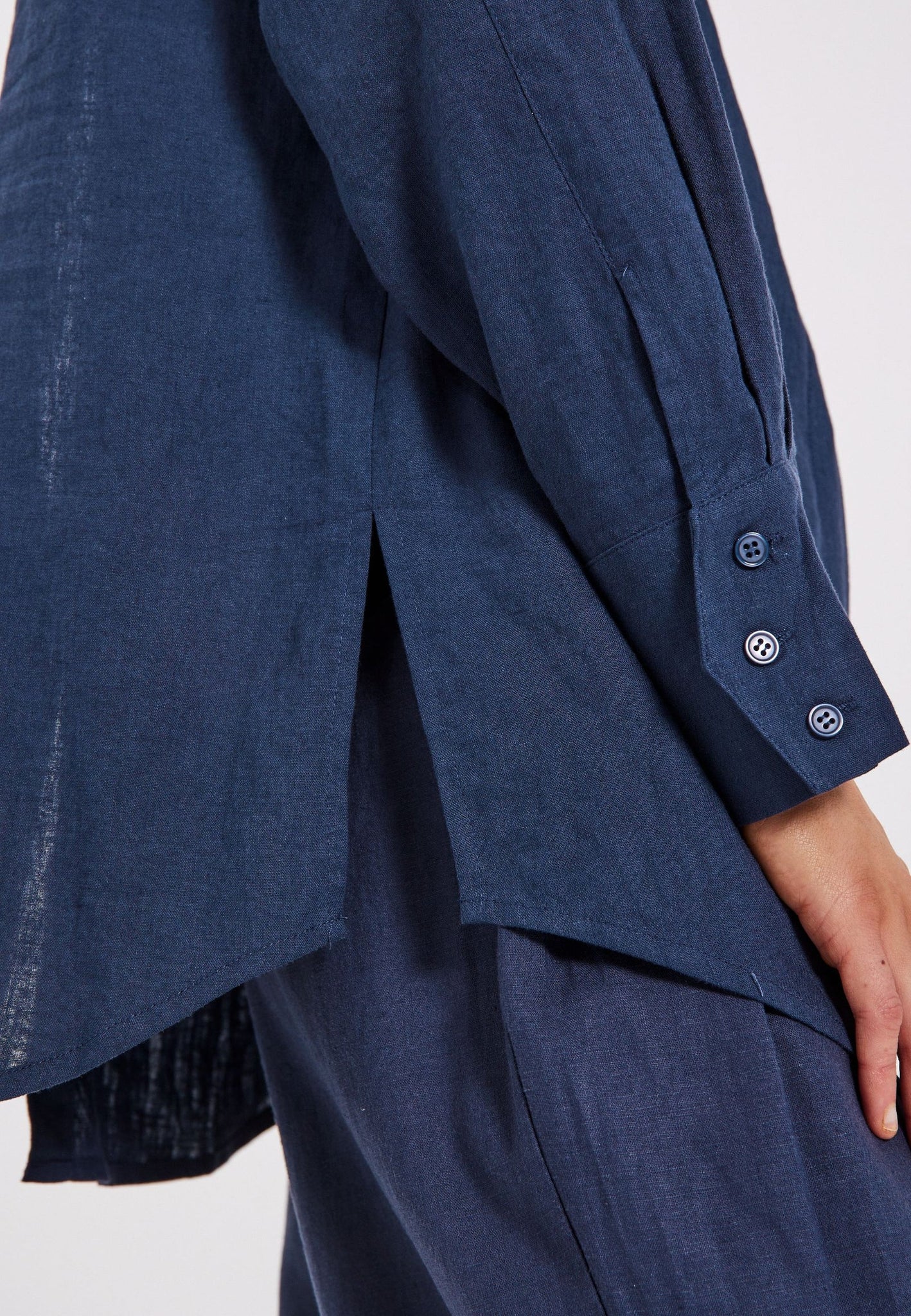 Esma shirt in navy