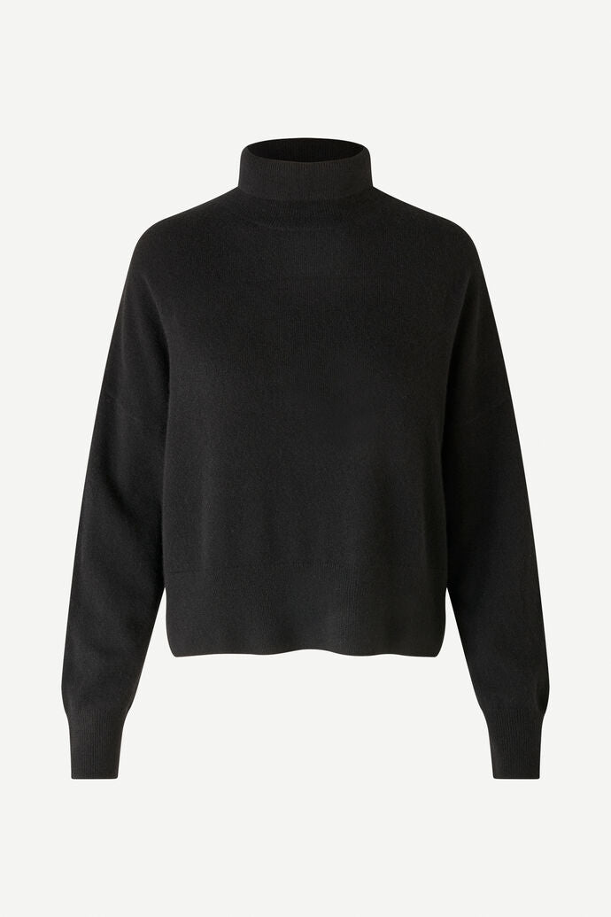 Nola cashmere turtleneck in black