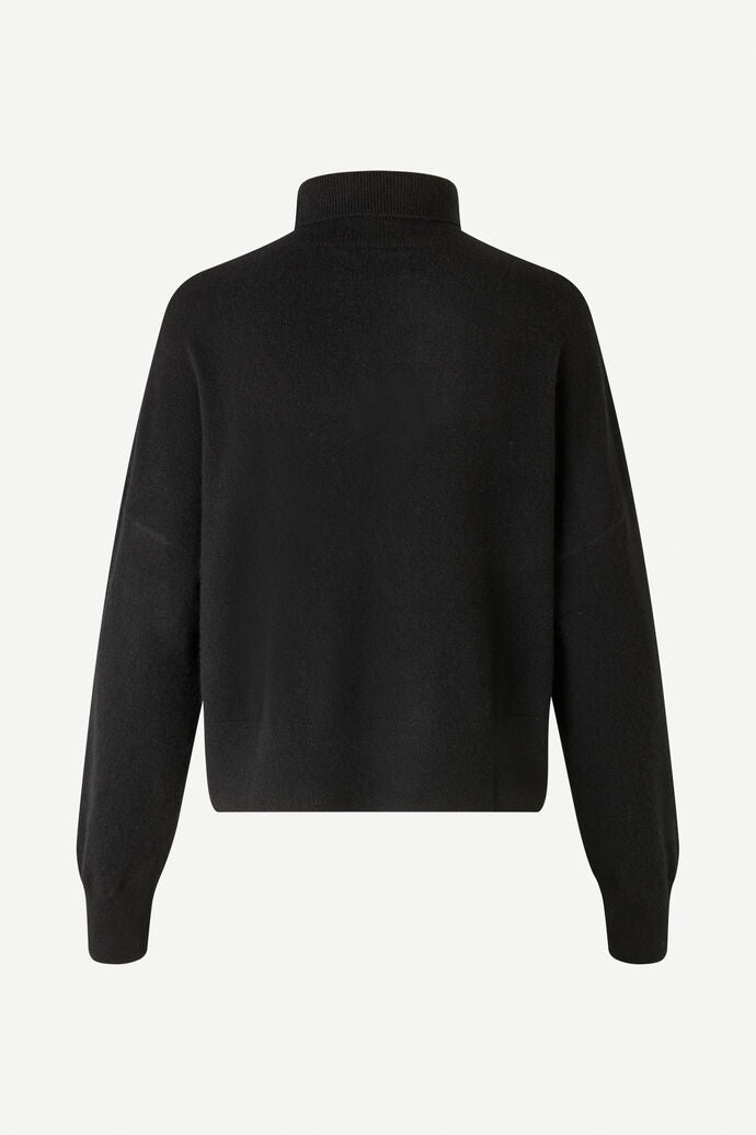 Nola cashmere turtleneck in black