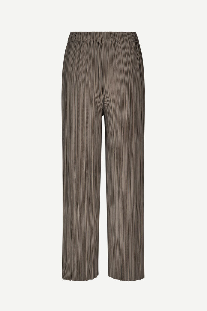 Pleated trousers in major brown