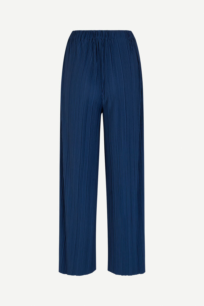 Pleated trousers in pageant blue