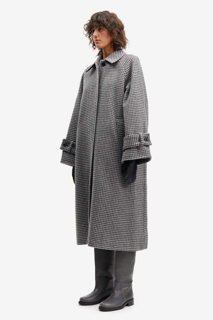 Alma coat in houndstooth